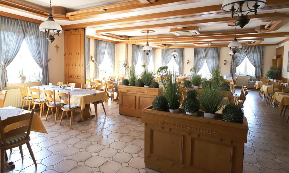 קונצל Landhaus Rhoenblick מראה חיצוני תמונה